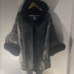Chic Leopard Print Women's Cape with Black Trim